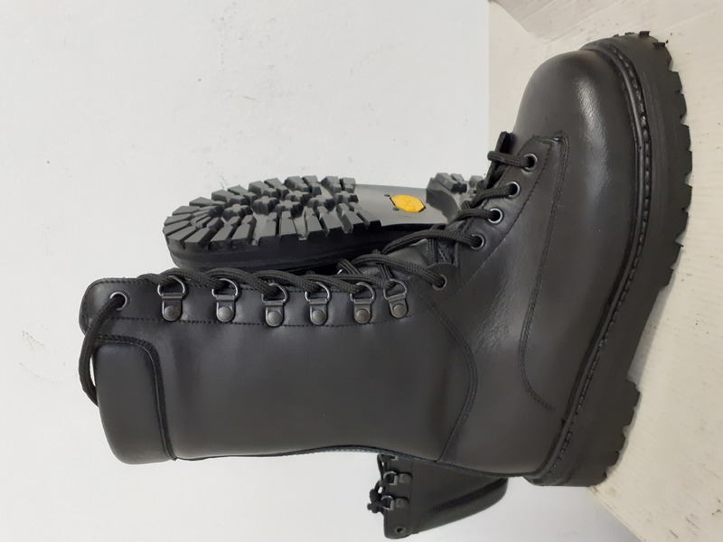 Anfibi esercito clearance italiano vibram