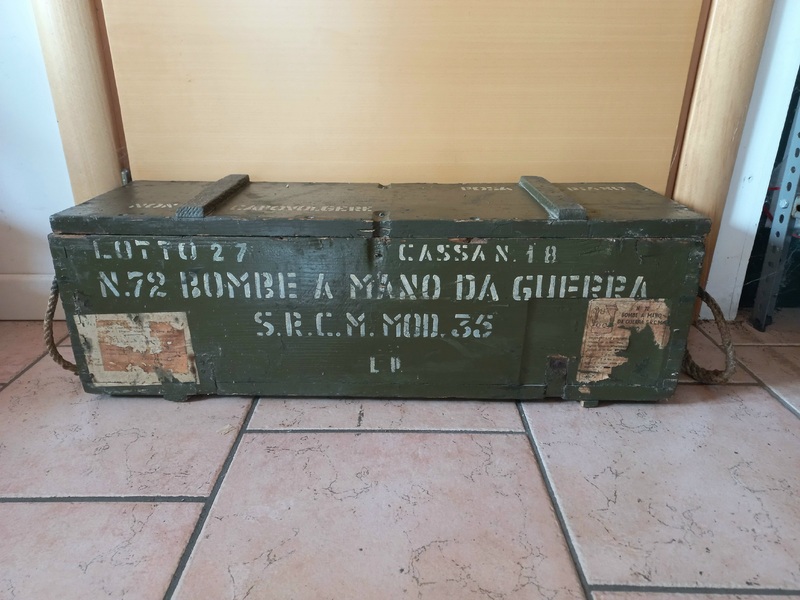 CASSA PORTA BOMBE ANNI 60