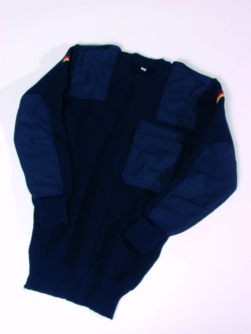 Maglione tedesco blu usato